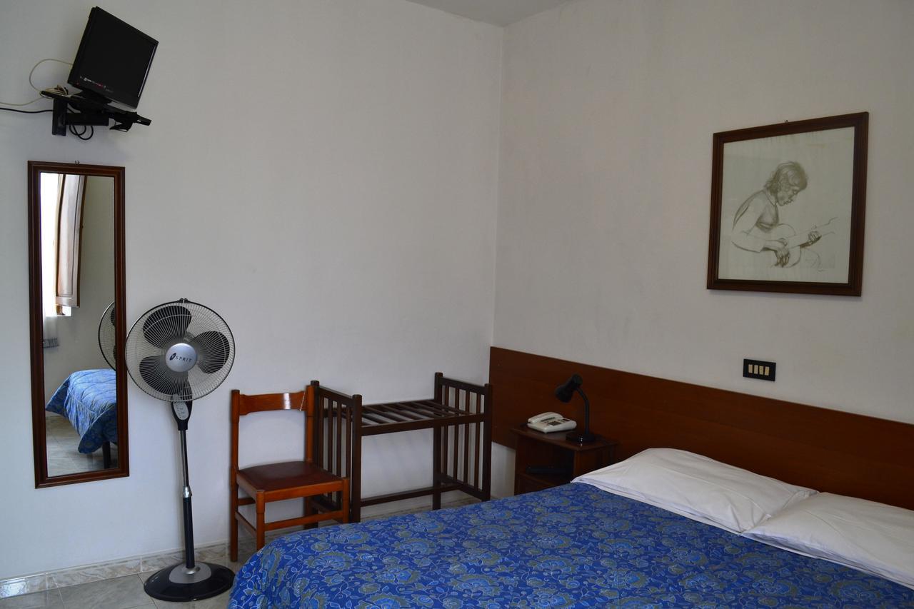 Albergo Imperiale Livorno Esterno foto