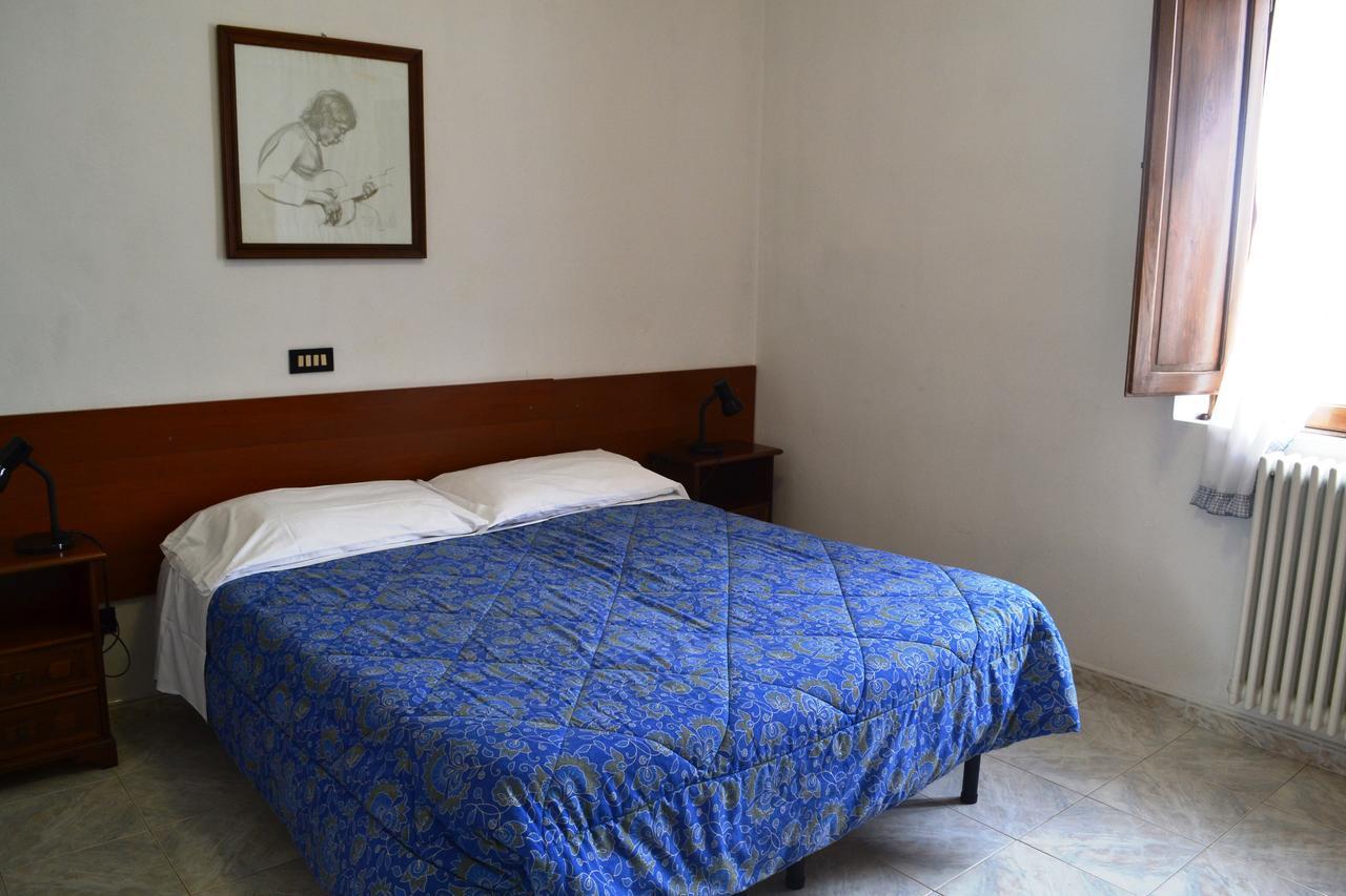 Albergo Imperiale Livorno Esterno foto
